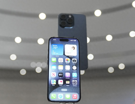 海陵Apple维修站分享买iPhone15还是华为Mate60 